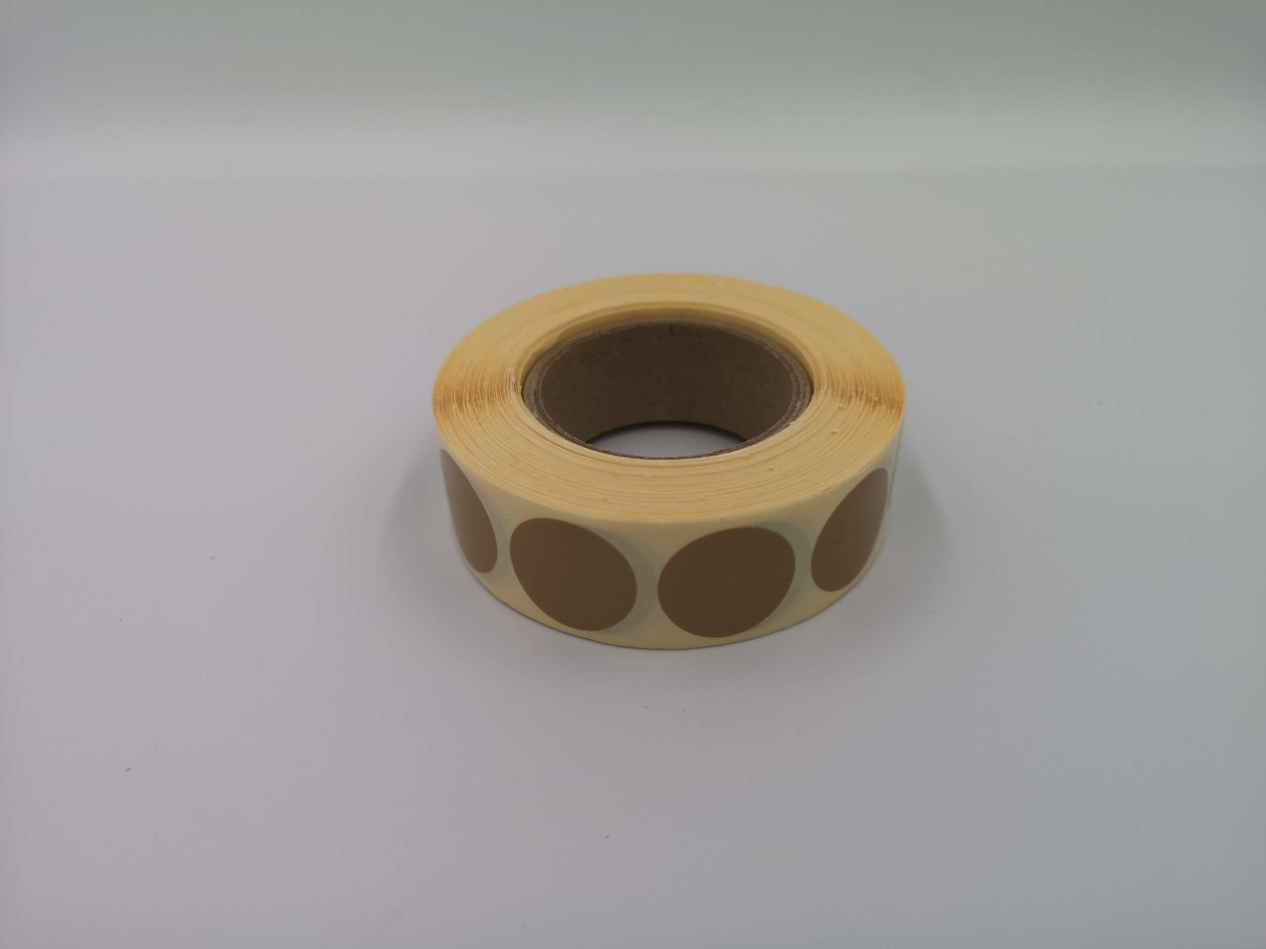 aklejki samoprzylepne do tarcz, 20 mm, kolor brązowy, 2000 szt. aklejki samoprzylepne do tarcz, 20 mm, kolor brązowy, 2000 szt.