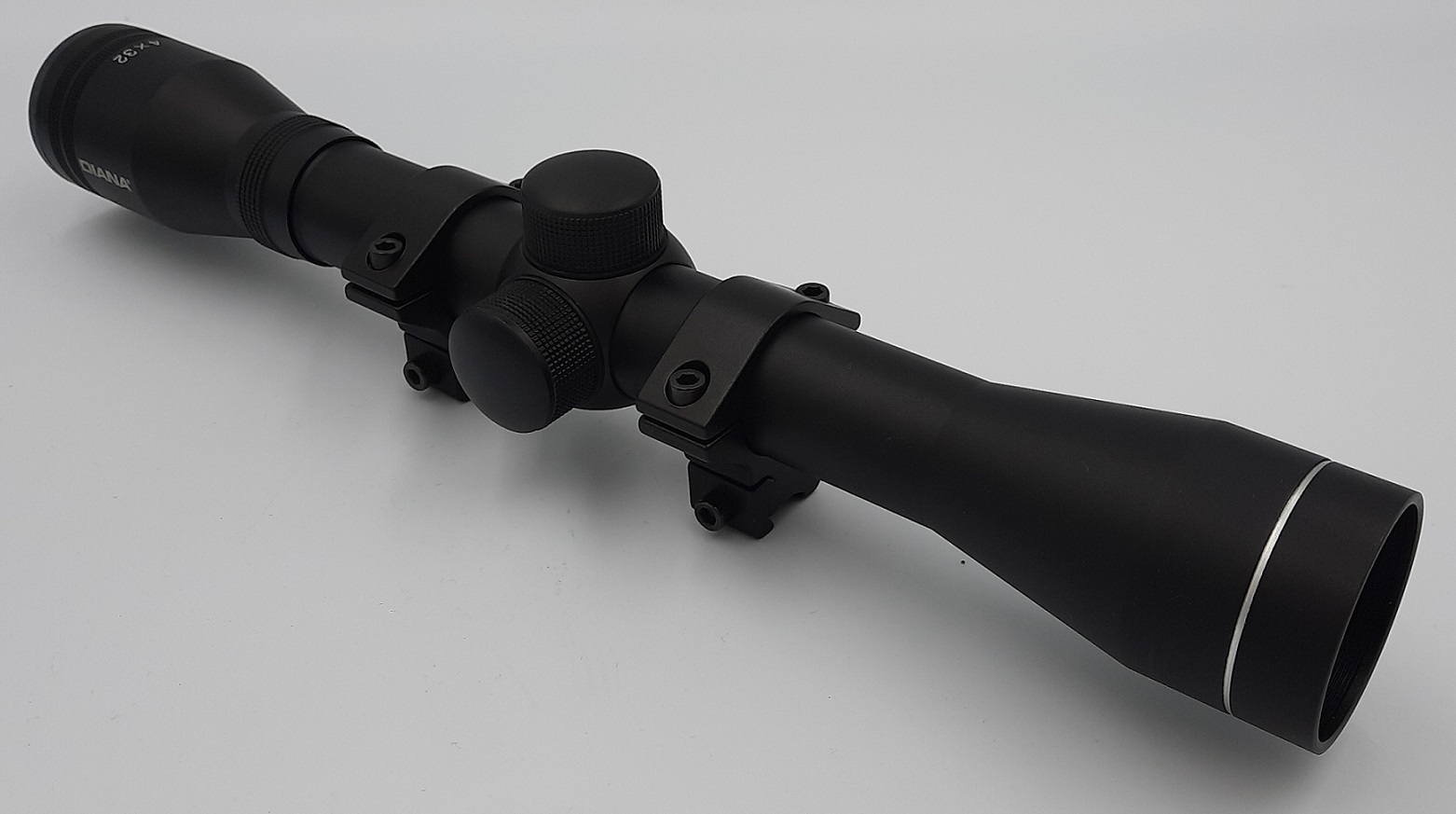 Luneta DIANA 4X32 Luneta DIANA 4X32